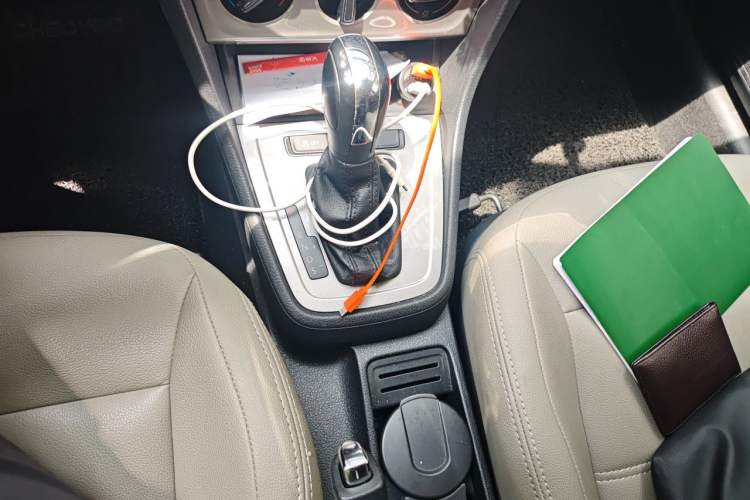 Used Volkswagen Gran Lavida 2013 1.6L Automatic Fashion Model Gear Lever
