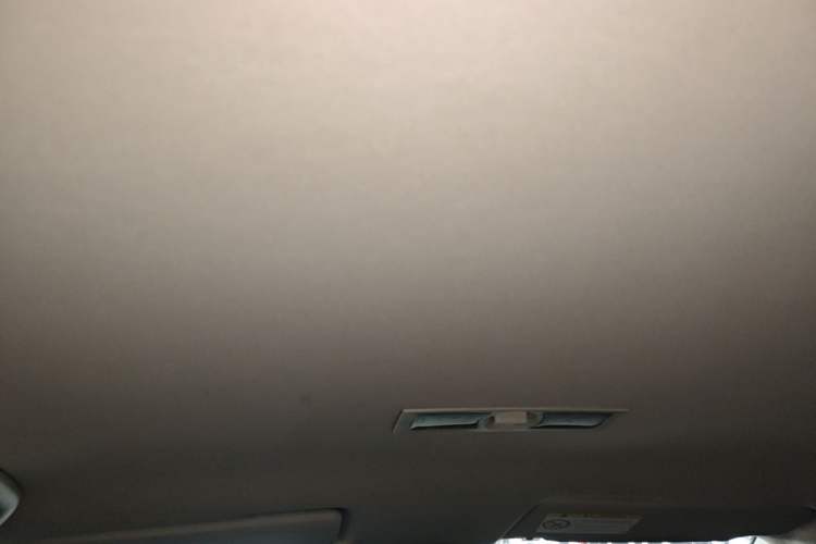 Used Volkswagen Gran Lavida 2013 1.6L Manual Fashion Model Headliner