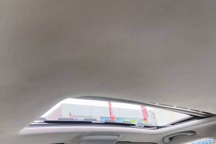 Used Volkswagen Gran Lavida 2013 1.6L Automatic Comfort Model Headliner