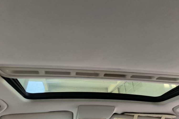 Used Volkswagen Gran Lavida 2013 1.4 TSI Automatic Comfort Model Headliner