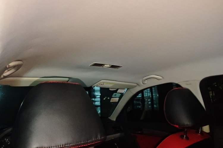 Used Volkswagen Gran Lavida 2013 1.6L Automatic Fashion Model Headliner