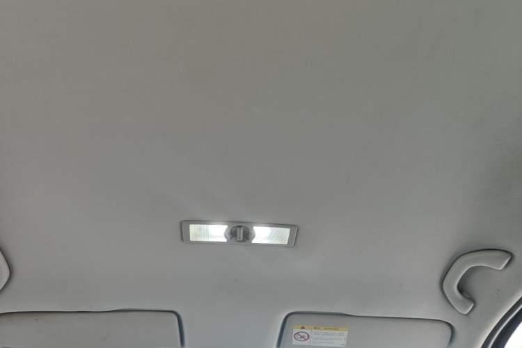 Used Volkswagen Gran Lavida 2013 1.6L Manual Fashion Model Headliner