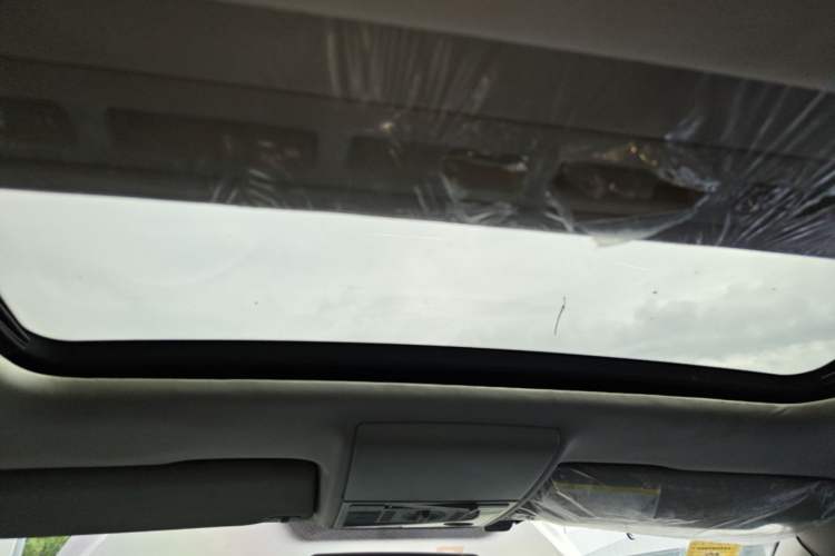 Used Volkswagen Gran Lavida 2013 1.6L Automatic Comfort Model Headliner