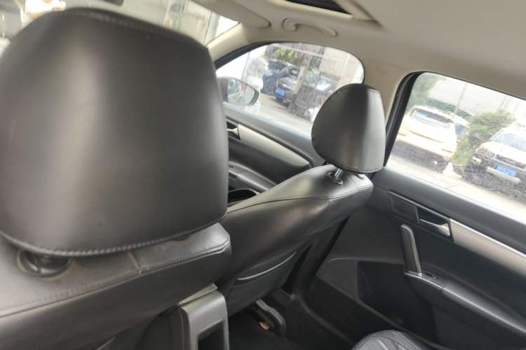Used Volkswagen Gran Lavida 2013 1.4 TSI Automatic Comfort Model Headliner