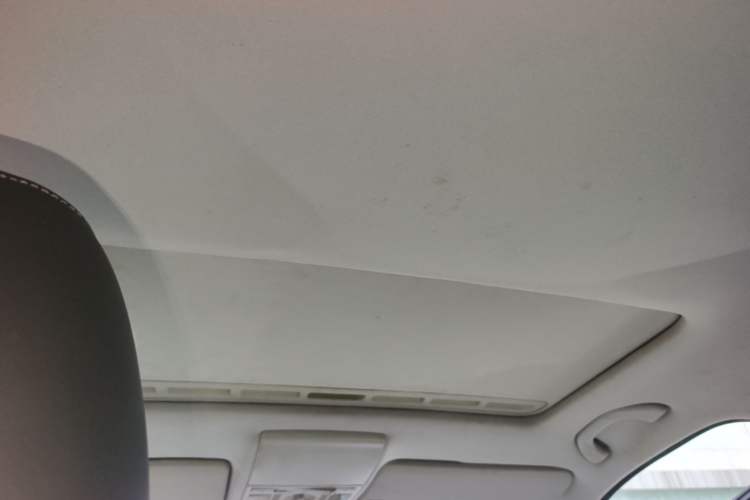 Used Volkswagen Gran Lavida 2013 1.4 TSI Automatic Comfort Model Headliner