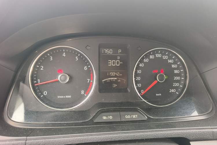Used Volkswagen Gran Lavida 2013 1.6L Automatic Comfort Model Instrument Cluster