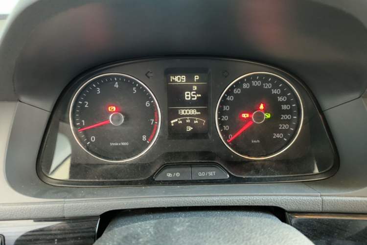 Used Volkswagen Gran Lavida 2013 1.4 TSI Automatic Comfort Model Instrument Cluster