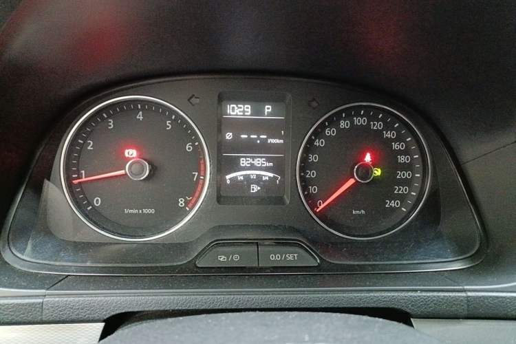 Used Volkswagen Gran Lavida 2013 1.4 TSI Automatic Comfort Model Instrument Cluster