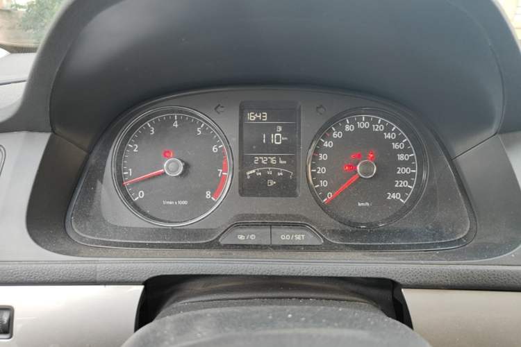 Used Volkswagen Gran Lavida 2013 1.6L Manual Fashion Model Instrument Cluster