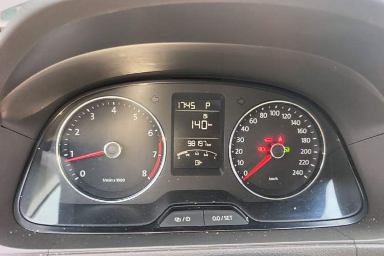 Used Volkswagen Gran Lavida 2013 1.4 TSI Automatic Comfort Model Instrument Cluster