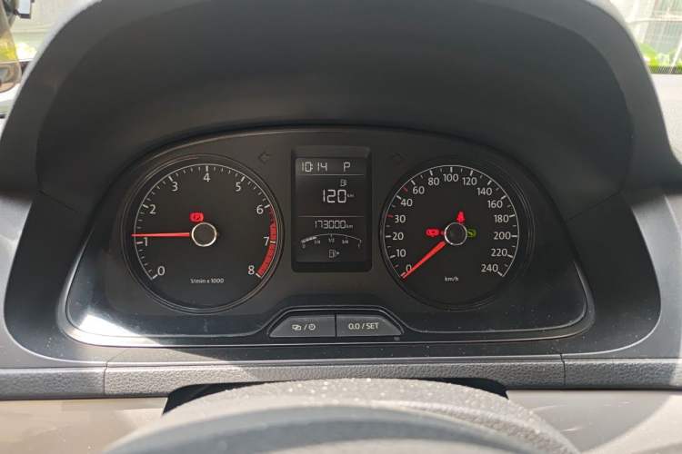 Used Volkswagen Gran Lavida 2013 1.6L Automatic Fashion Model Instrument Cluster