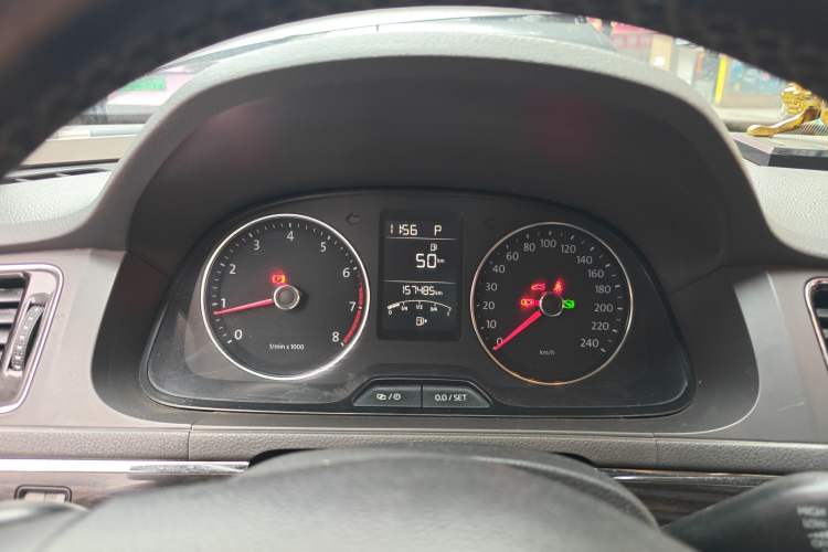 Used Volkswagen Gran Lavida 2013 1.4 TSI Automatic Luxury Model Instrument Cluster