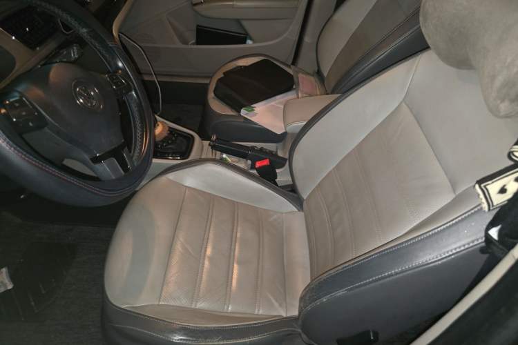 Used Volkswagen Gran Lavida 2013 1.4 TSI Automatic Luxury Model Left Front Seat