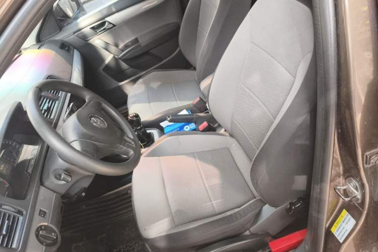 Used Volkswagen Gran Lavida 2013 1.6L Manual Fashion Model Left Front Seat