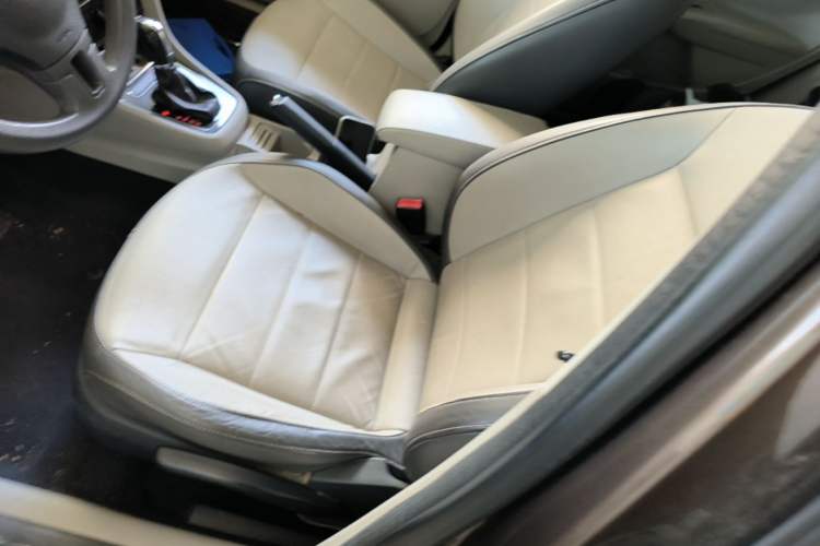 Used Volkswagen Gran Lavida 2013 1.4 TSI Automatic Comfort Model Left Front Seat