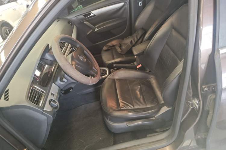 Used Volkswagen Gran Lavida 2013 1.6L Automatic Comfort Model Left Front Seat
