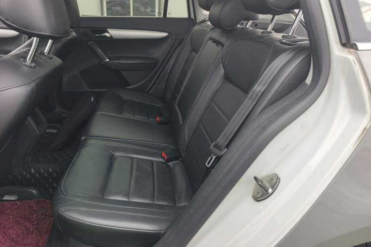 Used Volkswagen Gran Lavida 2013 1.6L Automatic Comfort Model Left Rear Seat