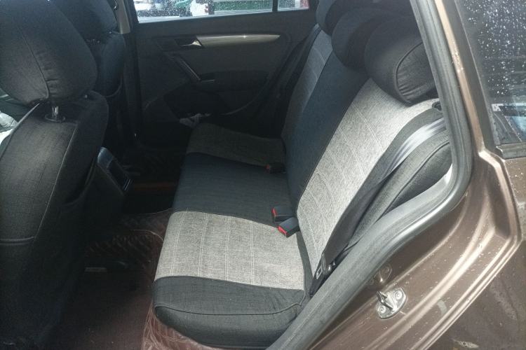 Used Volkswagen Gran Lavida 2013 1.6L Automatic Fashion Model Left Rear Seat