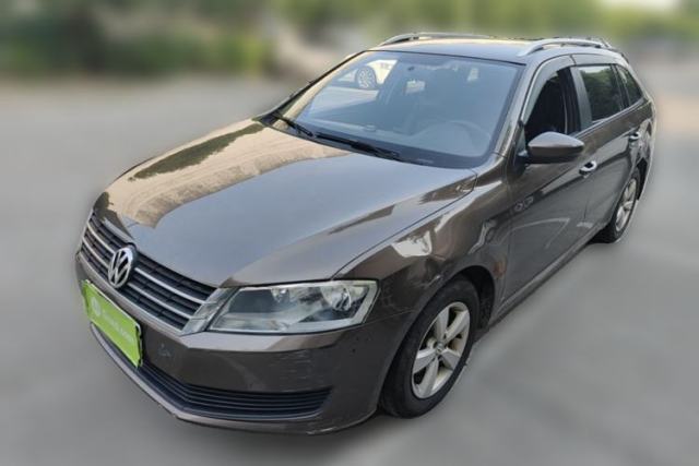 Used Volkswagen Gran Lavida 2013 1.6L Manual Fashion Model