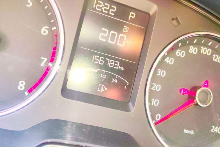 Used Volkswagen Gran Lavida 2013 1.6L Automatic Comfort Model Odometer Close Up