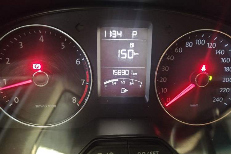 Used Volkswagen Gran Lavida 2013 1.6L Automatic Comfort Model Odometer Close Up