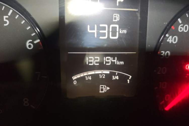 Used Volkswagen Gran Lavida 2013 1.6L Automatic Fashion Model Odometer Close Up