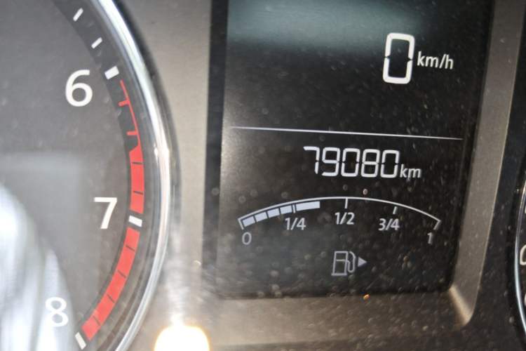 Used Volkswagen Gran Lavida 2013 1.6L Automatic Comfort Model Odometer Close Up