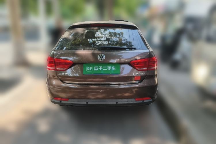 Used Volkswagen Gran Lavida 2013 1.6L Manual Fashion Model Rear