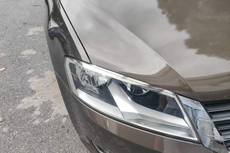 Used Volkswagen Gran Lavida 2013 1.4 TSI Automatic Comfort Model Right Front Headlight
