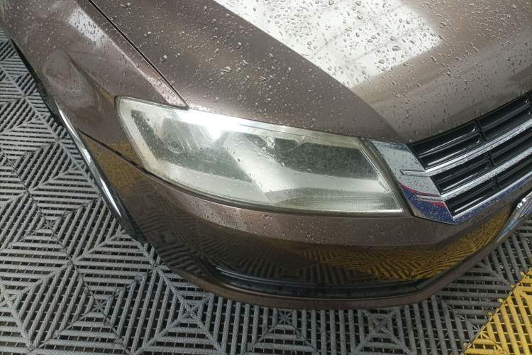 Used Volkswagen Gran Lavida 2013 1.6L Automatic Fashion Model Right Front Headlight