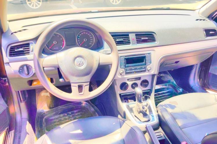Used Volkswagen Gran Lavida 2013 1.6L Automatic Comfort Model Steering Wheel
