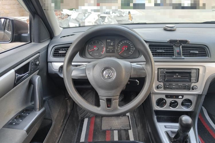 Used Volkswagen Gran Lavida 2013 1.6L Manual Fashion Model Steering Wheel