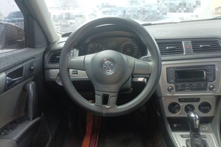 Used Volkswagen Gran Lavida 2013 1.6L Automatic Fashion Model Steering Wheel