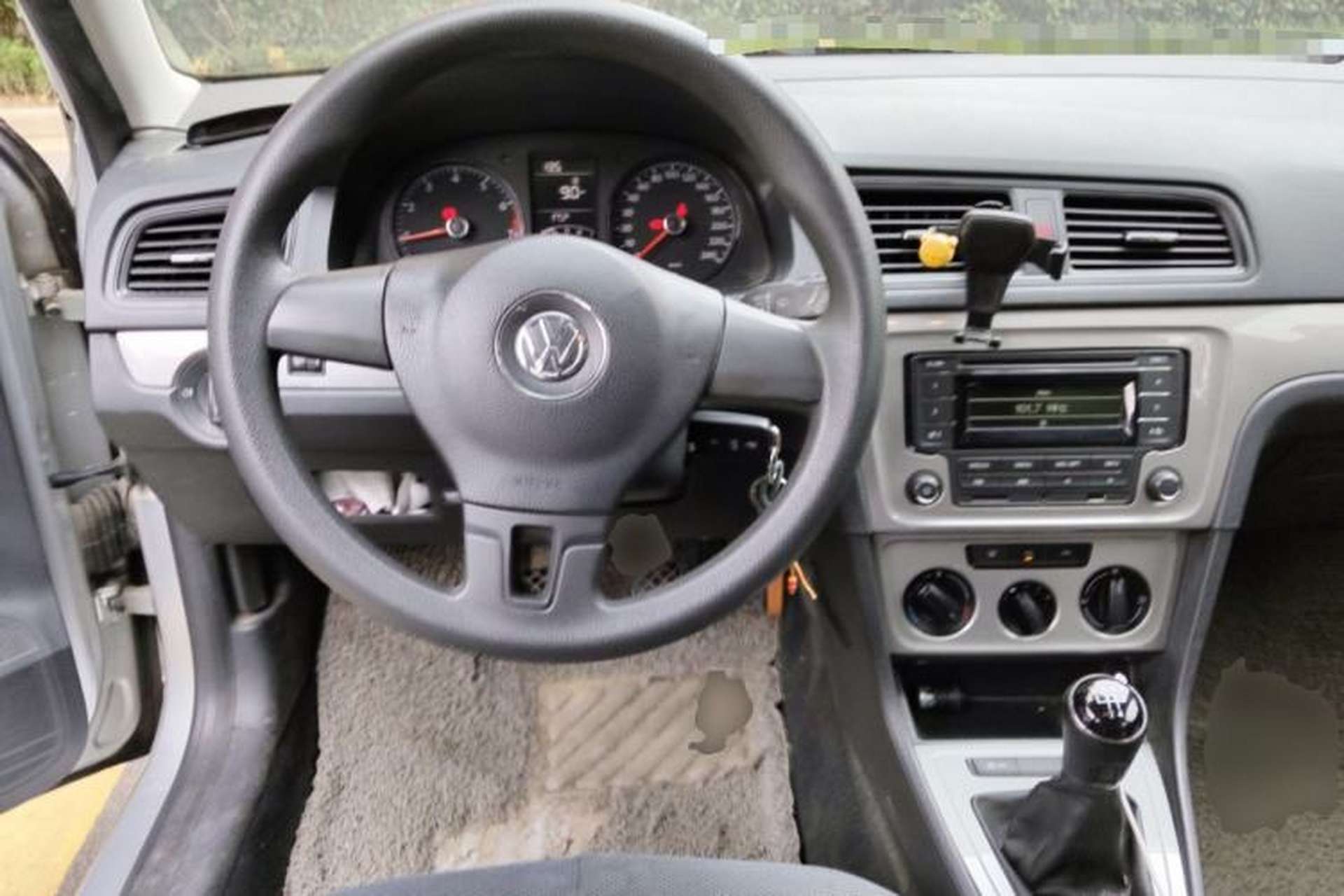 Used Volkswagen Gran Lavida 2013 1.6L Manual Fashion Model Steering Wheel
