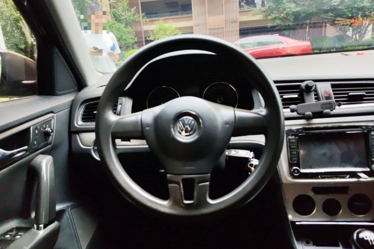 Used Volkswagen Gran Lavida 2013 1.6L Manual Comfort Model Steering Wheel