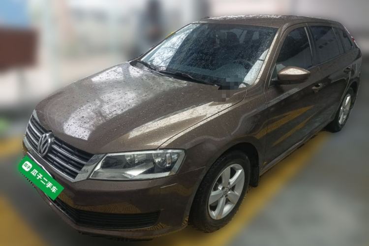 Used Volkswagen Gran Lavida 2013 1.6L Automatic Fashion Model