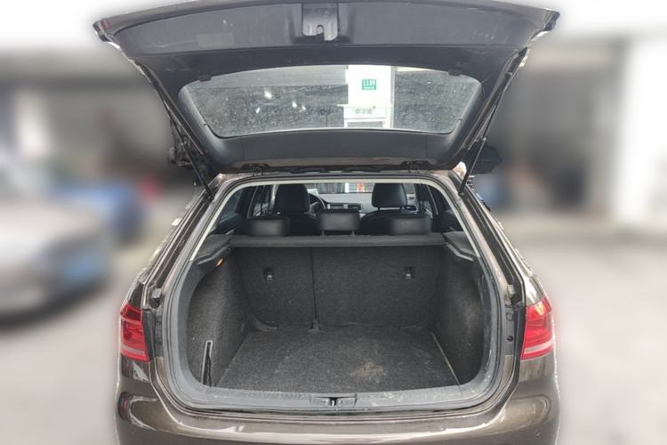 Used Volkswagen Gran Lavida 2013 1.4 TSI Automatic Comfort Model Trunk