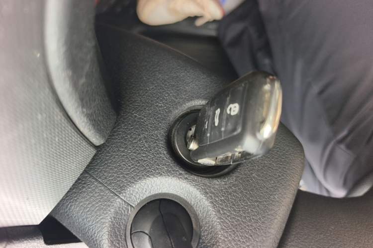 Used Volkswagen Gran Lavida 2013 1.6L Automatic Comfort Model Vehicle Key