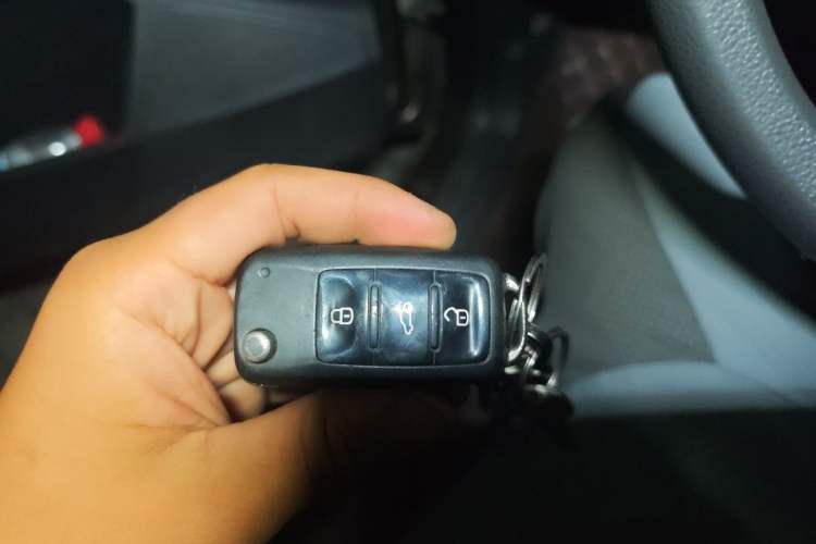Used Volkswagen Gran Lavida 2013 1.6L Automatic Fashion Model Vehicle Key