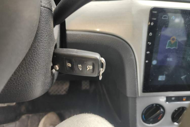 Used Volkswagen Gran Lavida 2013 1.4 TSI Automatic Comfort Model Vehicle Key
