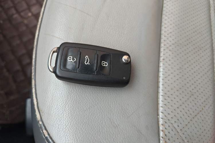 Used Volkswagen Gran Lavida 2013 1.4 TSI Automatic Luxury Model Vehicle Key