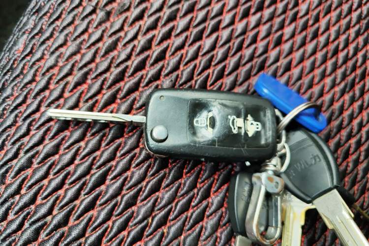 Used Volkswagen Gran Lavida 2013 1.6L Manual Comfort Model Vehicle Key