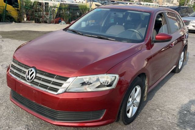 Used Volkswagen Gran Lavida 2013 1.6L Automatic Fashion Model