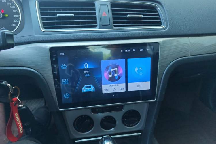 Used Volkswagen Gran Lavida 2013 1.4 TSI Automatic Comfort Model Audio And AC Panel