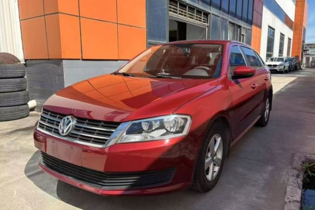 Used Volkswagen Gran Lavida 2013 1.6L Automatic Fashion Model