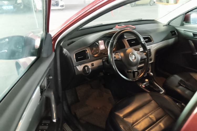 Used Volkswagen Gran Lavida 2013 1.4 TSI Automatic Luxury Model Driver Seat