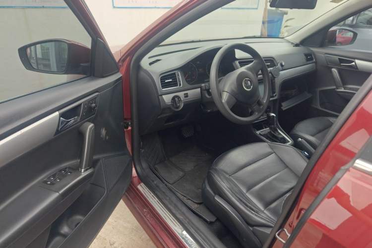 Used Volkswagen Gran Lavida 2013 1.6L Automatic Comfort Model Driver Seat