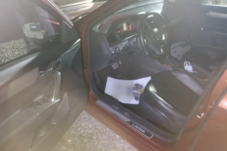 Used Volkswagen Gran Lavida 2013 1.6L Automatic Comfort Model Driver Seat