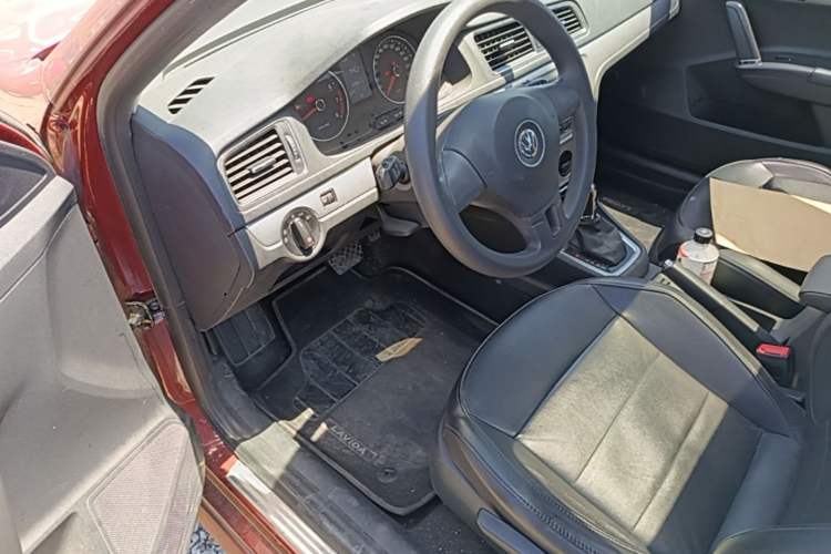 Used Volkswagen Gran Lavida 2013 1.6L Automatic Comfort Model Driver Seat