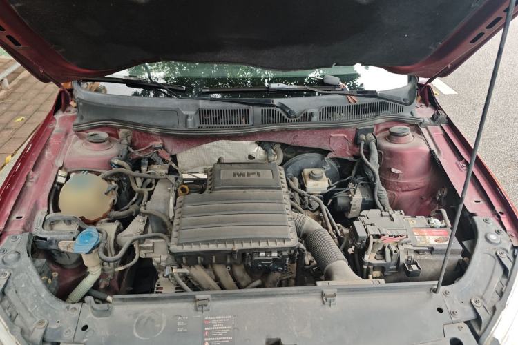 Used Volkswagen Gran Lavida 2013 1.6L Automatic Comfort Model Engine Bay
